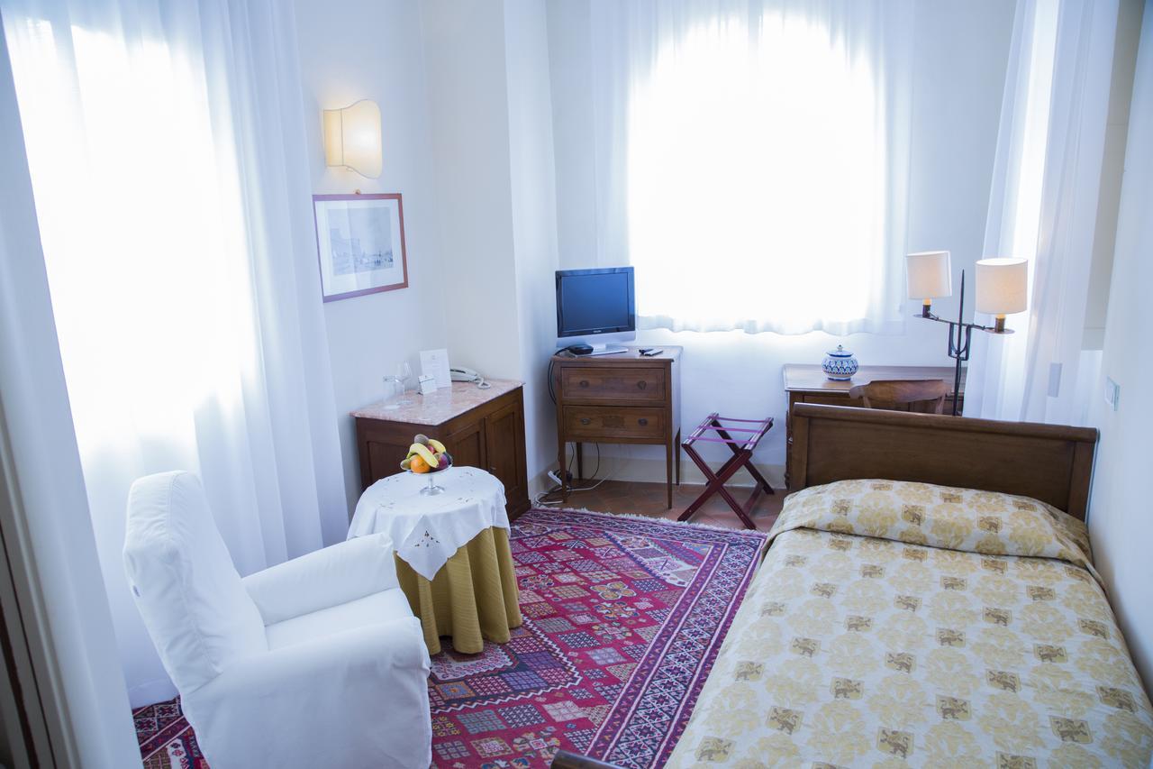 Villa Le Piazzole ฟลอเรนซ์ ภายนอก รูปภาพ