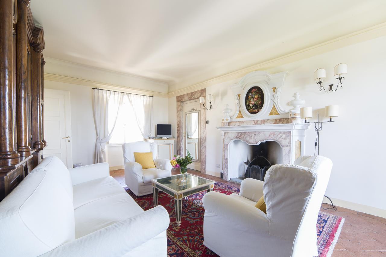 Villa Le Piazzole ฟลอเรนซ์ ภายนอก รูปภาพ